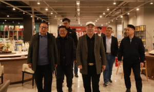 京海集团董事局主席梁策一行在山东考察调研